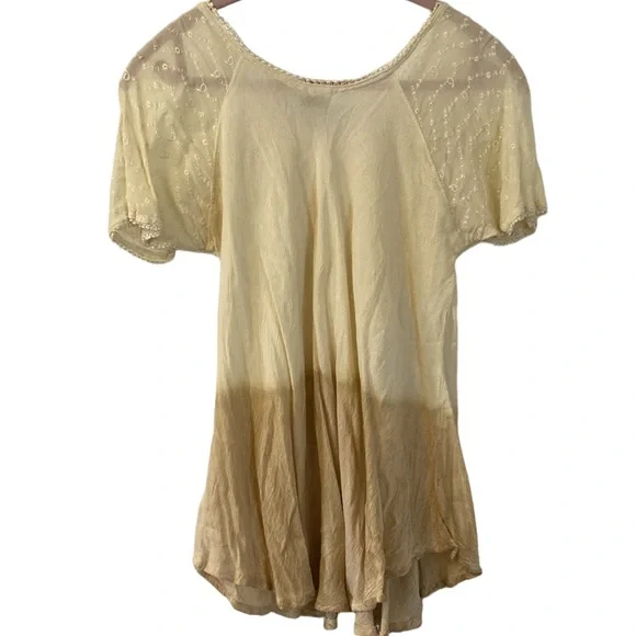 Advance Apparels Boho Festival Shirt Medium Cream & Tan Vacation Ready - Picture 2 of 7